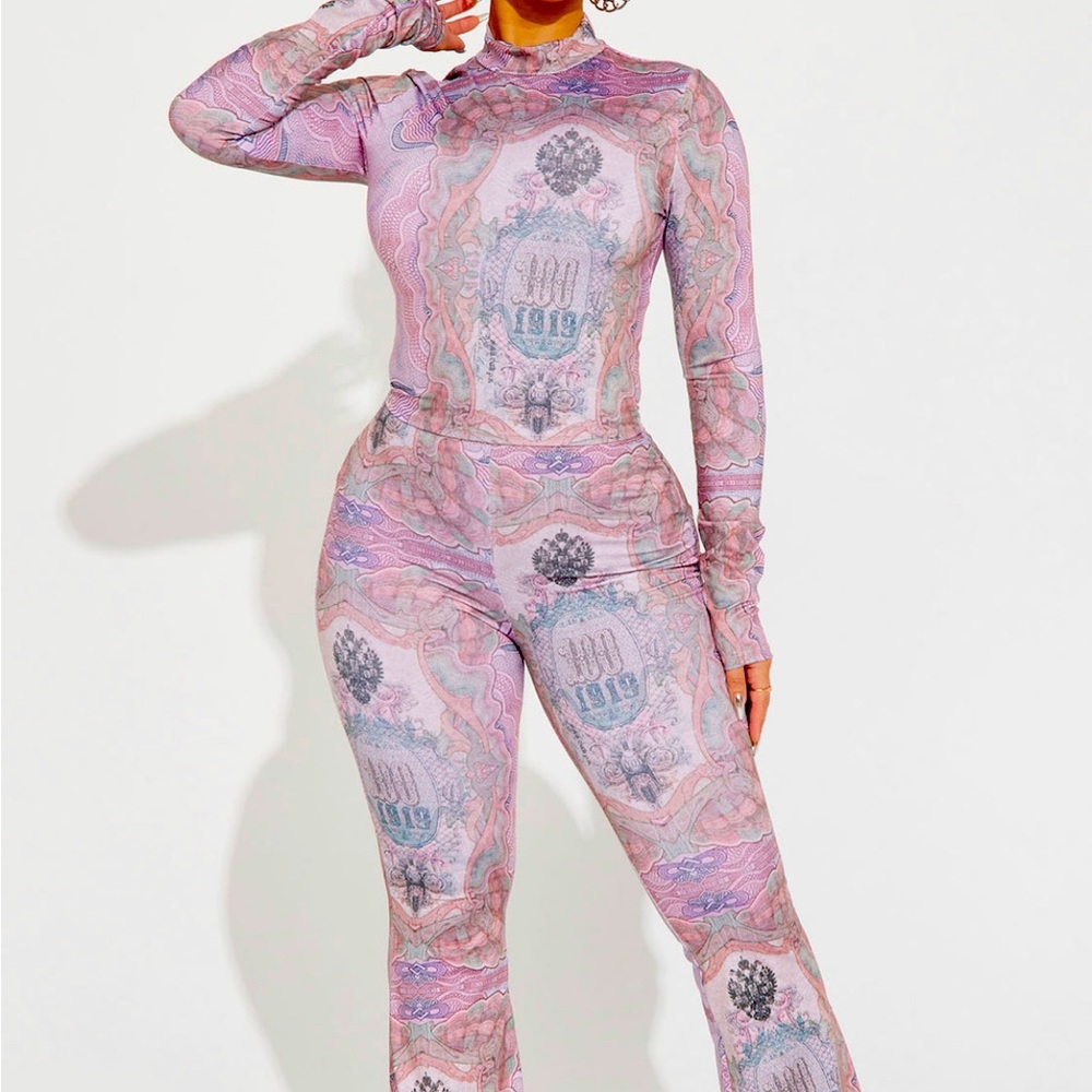 This is my Type Fashion Nova 2pc set